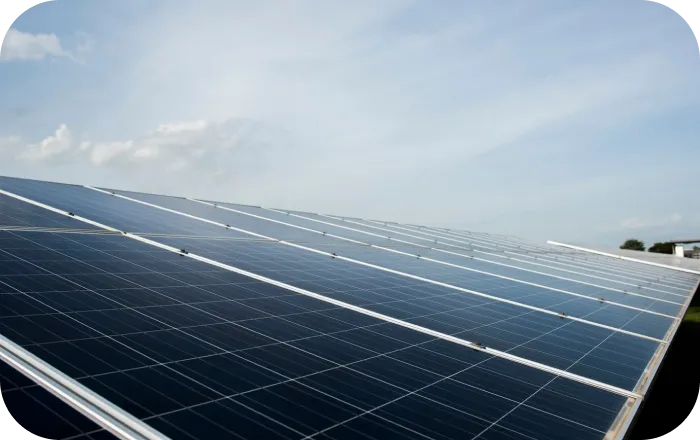 Solarpanelreinigung per Drohne